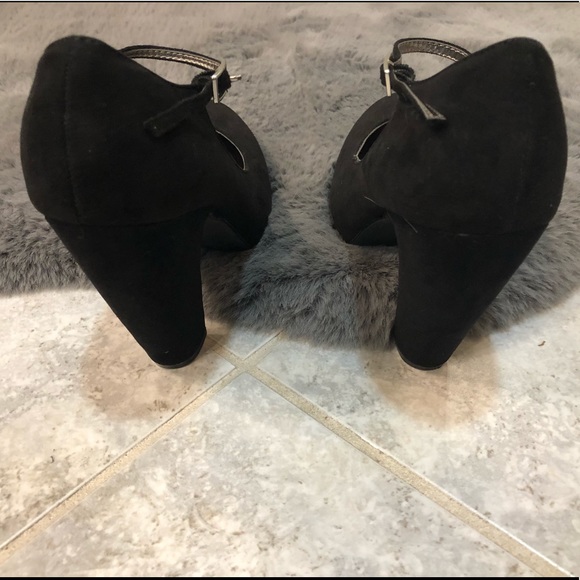 Mossimo Black Suede Chunky Heels 7 - Picture 5 of 5